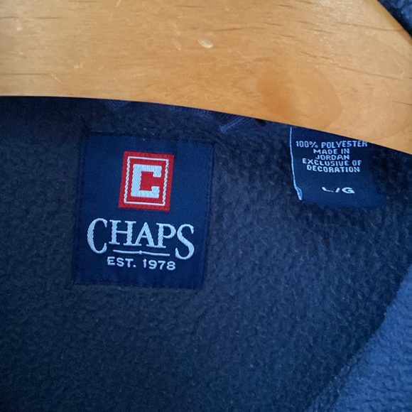 Bundle of two fleece pullover jackets & one American Eagle Beanie knitted hat - Picture 4 of 10